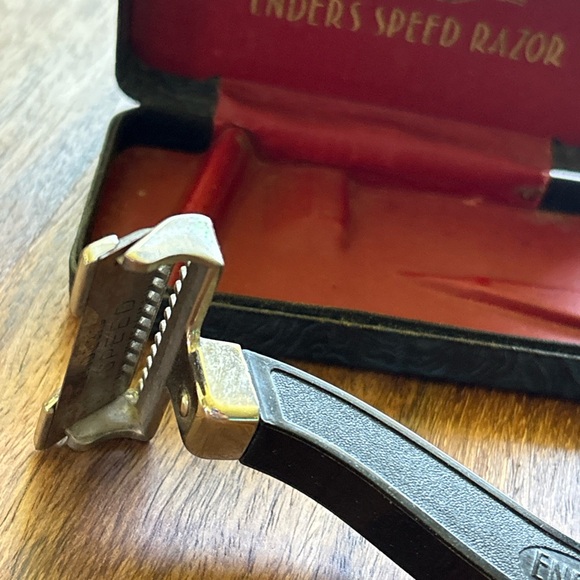 Speed Razor - Black - Picture 8 of 12